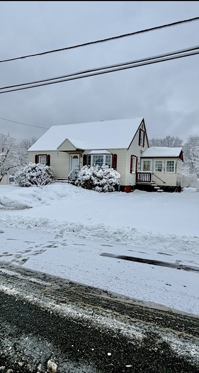70 Faith Avenue, Dracut, Massachusetts, 2 Bedrooms Bedrooms, 6 Rooms Rooms,1 BathroomBathrooms,Residential,For Sale,Faith Avenue,73479238