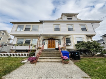 165 Summer Street, Malden, Massachusetts, 3 Bedrooms Bedrooms, 5 Rooms Rooms,1 BathroomBathrooms,Residential Lease,For Rent,Summer Street,73448484