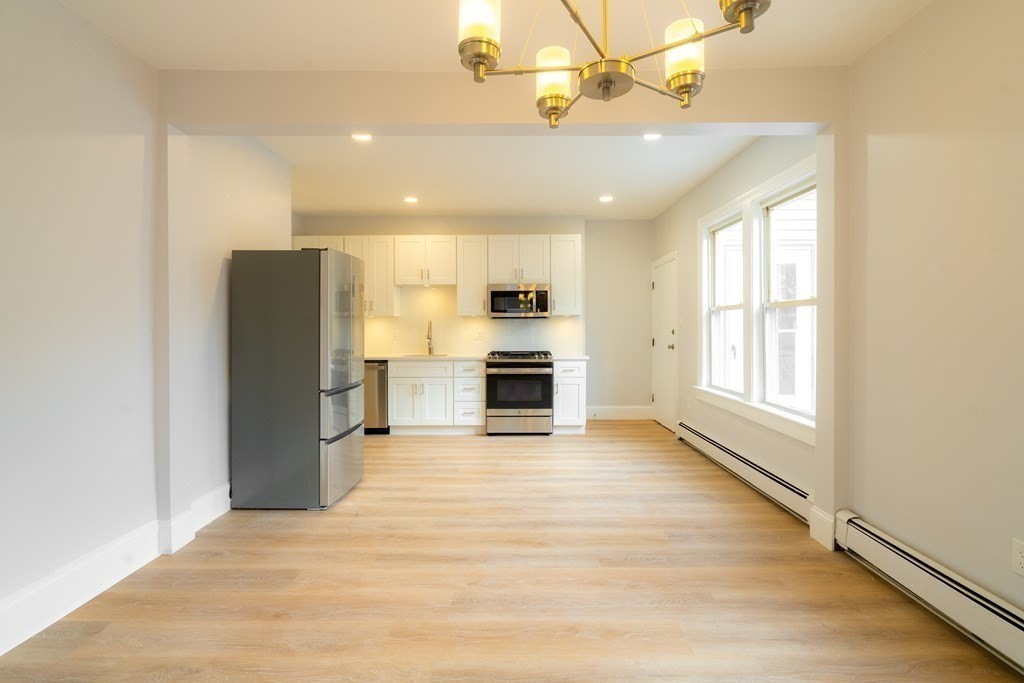 326 Hurley St, Cambridge, Massachusetts, 2 Bedrooms Bedrooms, 3 Rooms Rooms,1 BathroomBathrooms,Residential Lease,For Rent,Hurley St,73487199