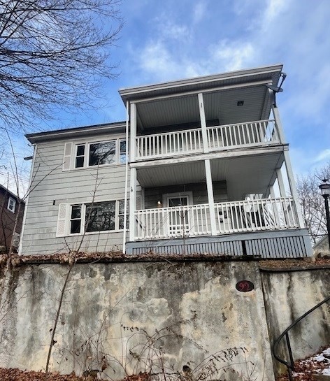 92 Dresser St, Southbridge, Massachusetts, 6 Bedrooms Bedrooms, 10 Rooms Rooms,2 BathroomsBathrooms,Residential Income,For Sale,Dresser St,73487198
