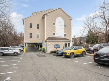 39 Broadway, Malden, Massachusetts, 3 Bedrooms Bedrooms, 6 Rooms Rooms,2.5 BathroomsBathrooms,Residential,For Sale,Broadway,73487172