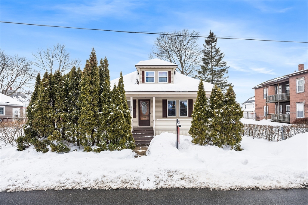 108 Inland St, Lowell, Massachusetts, 3 Bedrooms Bedrooms, 7 Rooms Rooms,1 BathroomBathrooms,Residential,For Sale,Inland St,73483231
