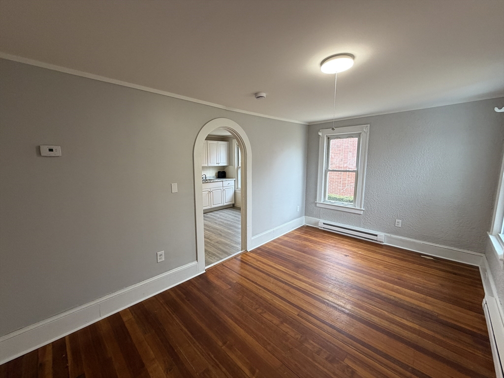 636 Mckinstry Ave, Chicopee, Massachusetts, 2 Bedrooms Bedrooms, 6 Rooms Rooms,1 BathroomBathrooms,Residential Lease,For Rent,Mckinstry Ave,73487240