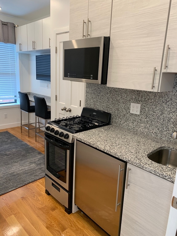 16 Fifth St, Chelsea, Massachusetts, 1 Room Rooms,1 BathroomBathrooms,Residential Lease,For Rent,Fifth St,73487248