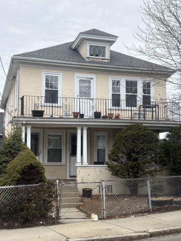 138 North St, Somerville, Massachusetts, 4 Bedrooms Bedrooms, 11 Rooms Rooms,2 BathroomsBathrooms,Residential Income,For Sale,North St,73487254
