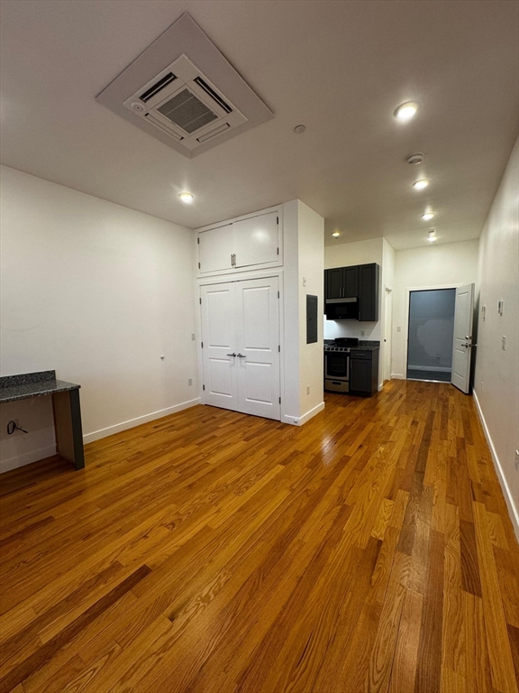 64 Market St, Lynn, Massachusetts, 1 Room Rooms,1 BathroomBathrooms,Residential Lease,For Rent,Market St,73487275