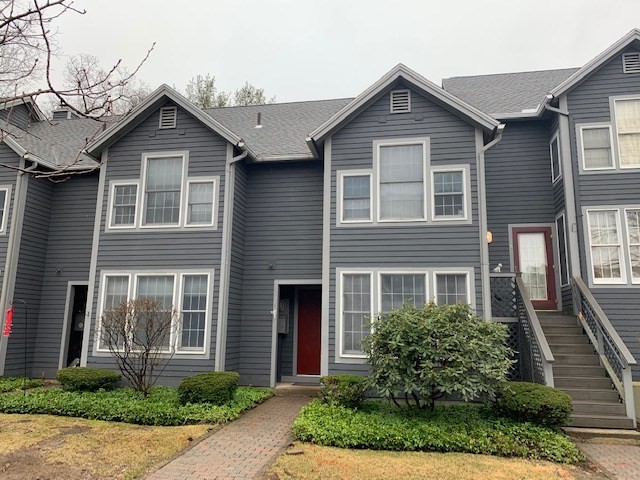 29 Amity Place, Amherst, Massachusetts, 3 Bedrooms Bedrooms, 5 Rooms Rooms,2 BathroomsBathrooms,Residential Lease,For Rent,Amity Place,73487282