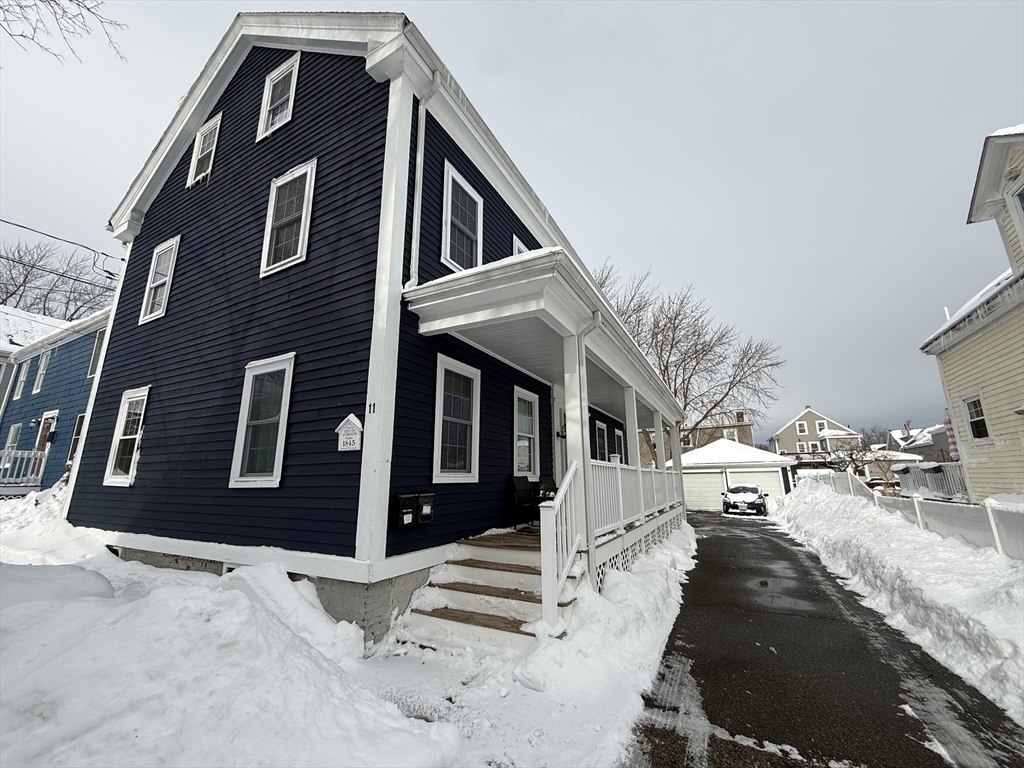 11 Barton St, Salem, Massachusetts, 5 Bedrooms Bedrooms, 11 Rooms Rooms,3 BathroomsBathrooms,Residential Income,For Sale,Barton St,73487227