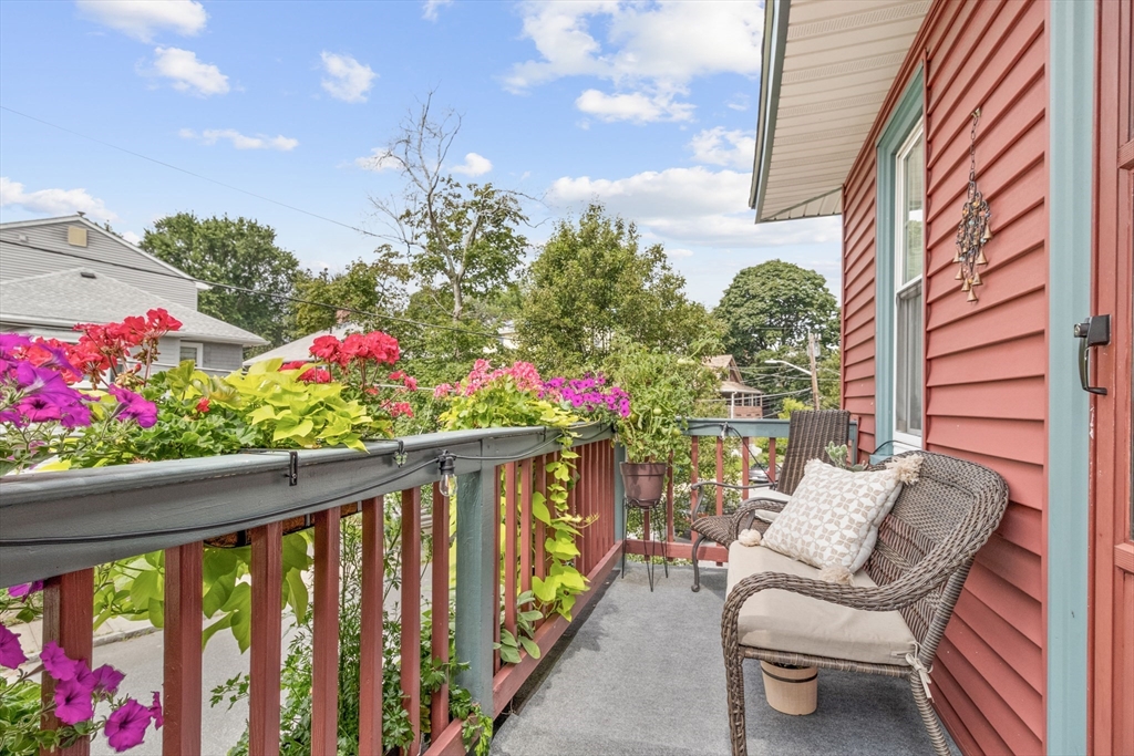 69 Orchard, Medford, Massachusetts, 3 Bedrooms Bedrooms, 5 Rooms Rooms,1 BathroomBathrooms,Residential Lease,For Rent,Orchard,73487303