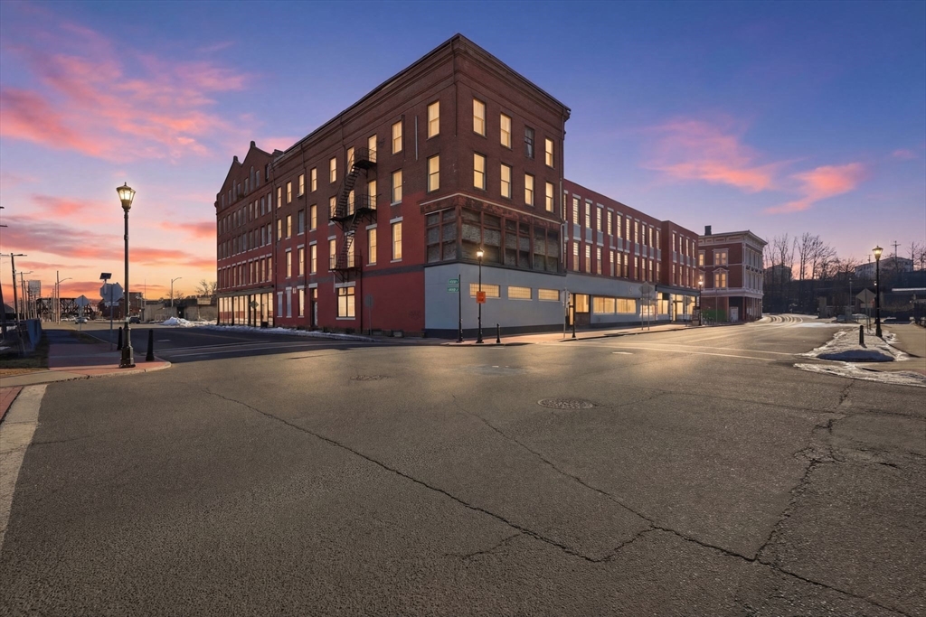 345-363 Dwight Street, Holyoke, Massachusetts, ,Commercial Sale,For Sale,Dwight Street,73487311