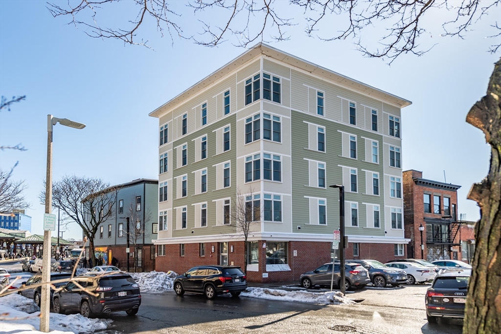 10 Roxbury Street, Boston, Massachusetts, 18 Bedrooms Bedrooms, 56 Rooms Rooms,15.5 BathroomsBathrooms,Residential Income,For Sale,Roxbury Street,73487326