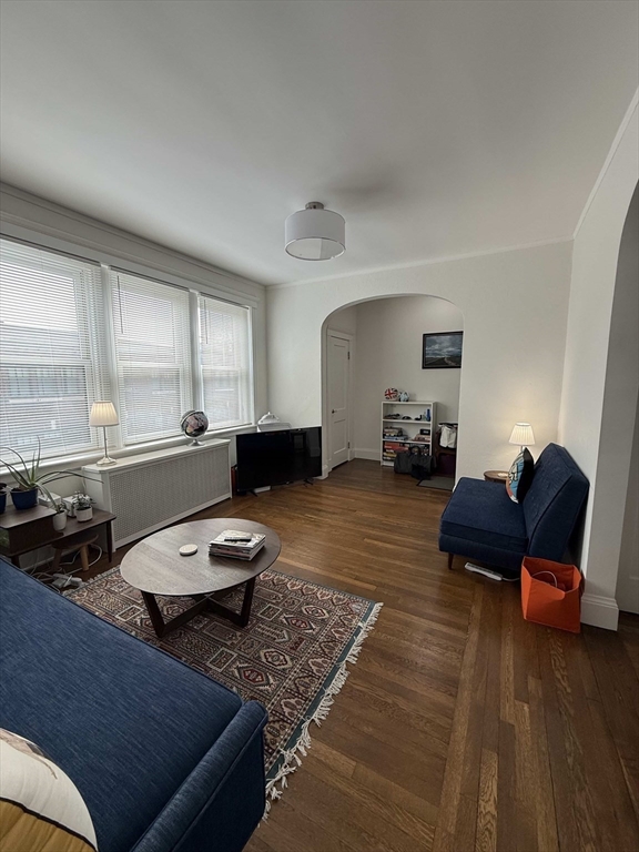 429 Washington, Brookline, Massachusetts, 2 Bedrooms Bedrooms, 4 Rooms Rooms,1 BathroomBathrooms,Residential Lease,For Rent,Washington,73487345