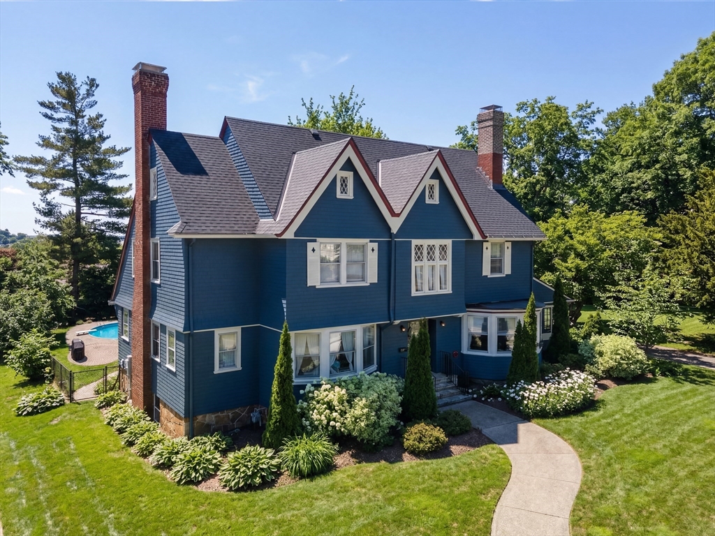 25 Kenwood Ave, Worcester, Massachusetts, 4 Bedrooms Bedrooms, 7 Rooms Rooms,2 BathroomsBathrooms,Residential,For Sale,Kenwood Ave,73486435