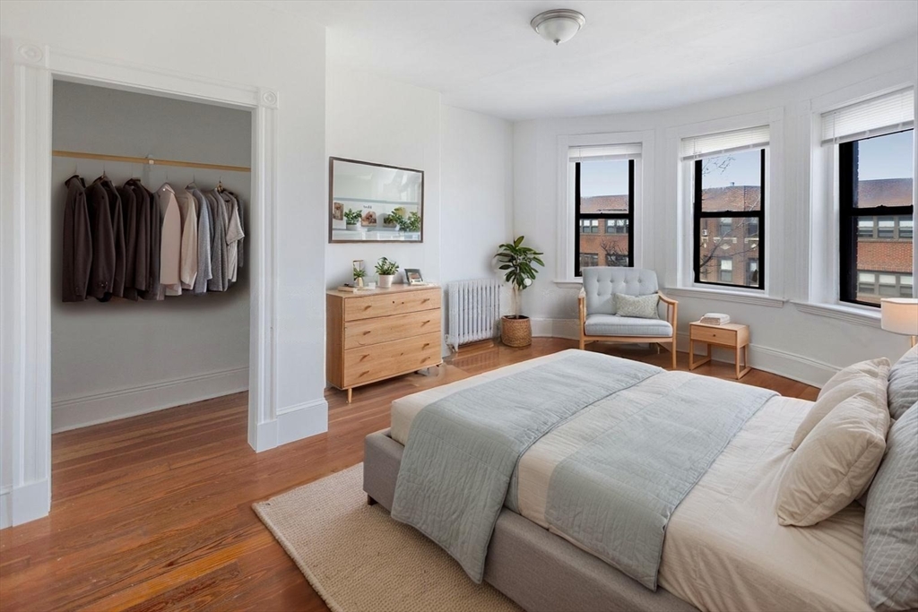 866 Huntington Ave, Boston, Massachusetts, 5 Bedrooms Bedrooms, 8 Rooms Rooms,2 BathroomsBathrooms,Residential Lease,For Rent,Huntington Ave,73487397