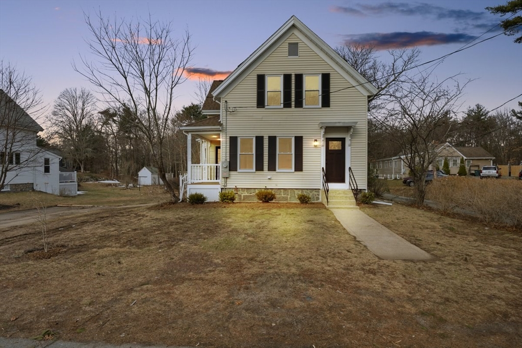 120 Temple St, Abington, Massachusetts, 3 Bedrooms Bedrooms, 6 Rooms Rooms,2 BathroomsBathrooms,Residential,For Sale,Temple St,73487441