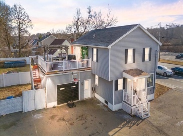 11 Andover St, Danvers, Massachusetts, 3 Bedrooms Bedrooms, 9 Rooms Rooms,3.5 BathroomsBathrooms,Residential,For Sale,Andover St,73470600