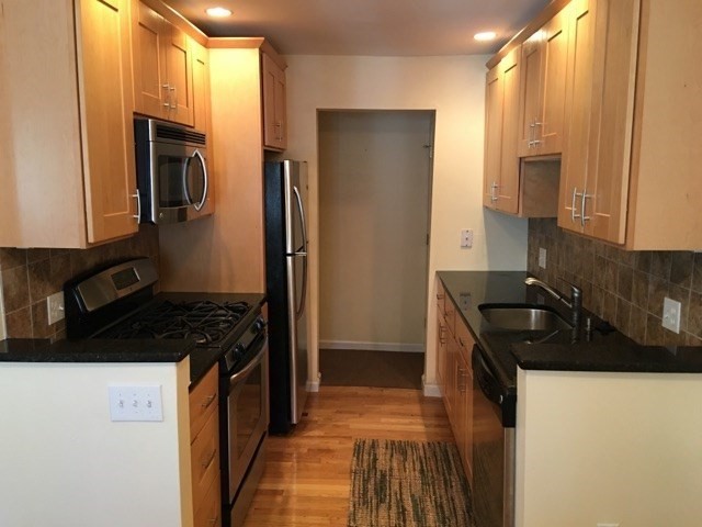 66 Saint James Street, Boston, Massachusetts, 2 Bedrooms Bedrooms, 3 Rooms Rooms,1.5 BathroomsBathrooms,Residential Lease,For Rent,Saint James Street,73472697