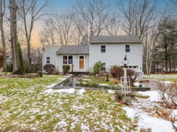 191 Cherry Hill Dr, Seekonk, Massachusetts, 3 Bedrooms Bedrooms, 7 Rooms Rooms,2 BathroomsBathrooms,Residential,For Sale,Cherry Hill Dr,73466566