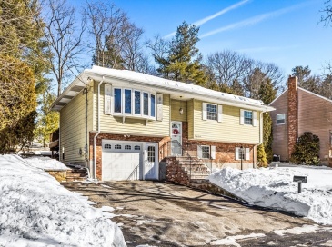 27 Audubon Rd, Reading, Massachusetts, 4 Bedrooms Bedrooms, 8 Rooms Rooms,2 BathroomsBathrooms,Residential,For Sale,Audubon Rd,73474273