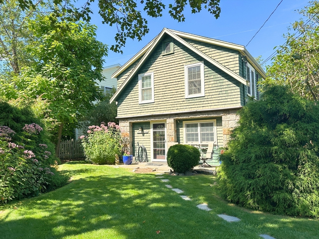 1 Pigeon Hill Ct, Rockport, Massachusetts, 2 Bedrooms Bedrooms, 4 Rooms Rooms,1.5 BathroomsBathrooms,Residential Lease,For Rent,Pigeon Hill Ct,73444085