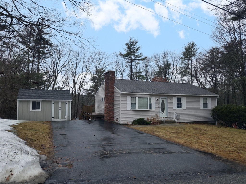 35 Pine Ridge Dr, Oxford, Massachusetts, 3 Bedrooms Bedrooms, 7 Rooms Rooms,1 BathroomBathrooms,Residential,For Sale,Pine Ridge Dr,73487464