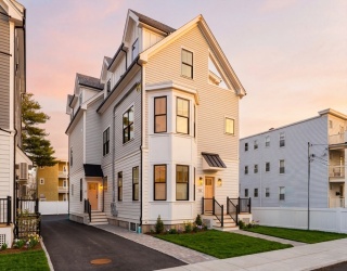 15 South Waverly, Boston, Massachusetts, 3 Bedrooms Bedrooms, 5 Rooms Rooms,3.5 BathroomsBathrooms,Residential,For Sale,South Waverly,73487450