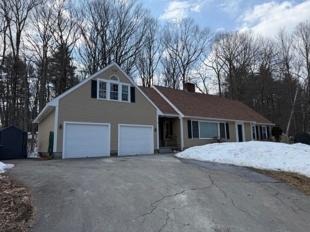 96 Townsend Street, Pepperell, Massachusetts, 4 Bedrooms Bedrooms, 8 Rooms Rooms,2 BathroomsBathrooms,Residential,For Sale,Townsend Street,73487492