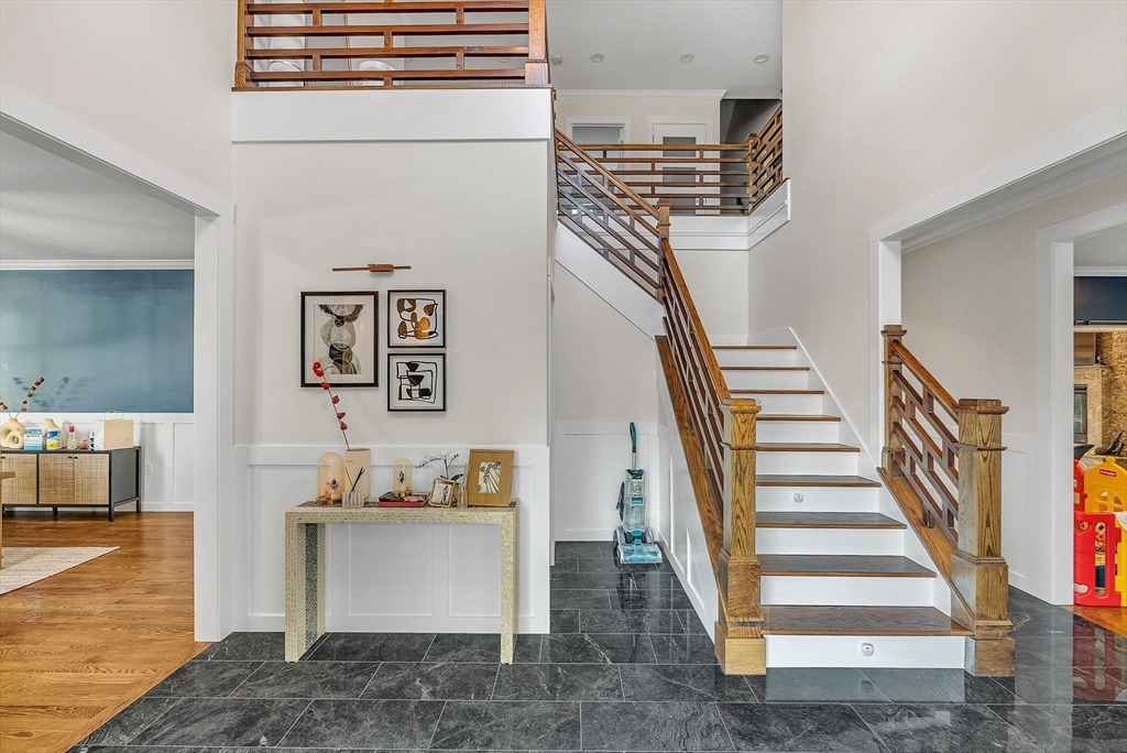 125 Union Street, Natick, Massachusetts, 5 Bedrooms Bedrooms, 10 Rooms Rooms,4.5 BathroomsBathrooms,Residential,For Sale,Union Street,73487512