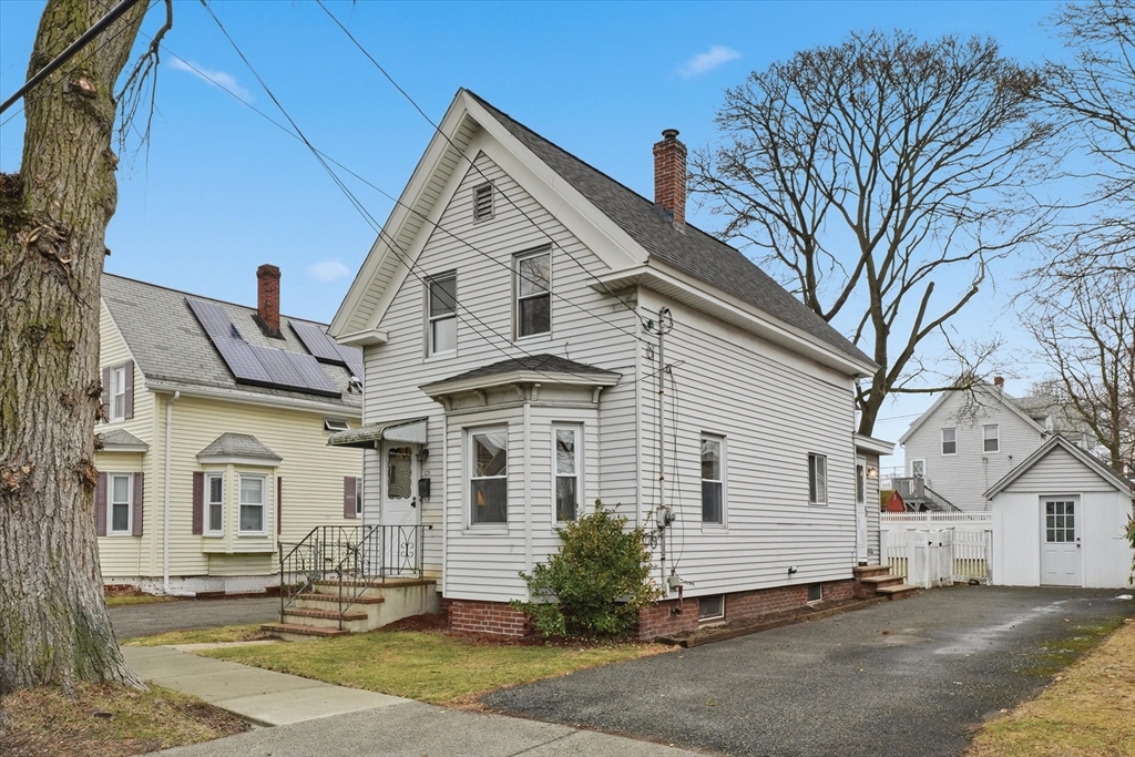 129 Eutaw Ave, Lynn, Massachusetts, 3 Bedrooms Bedrooms, 5 Rooms Rooms,1 BathroomBathrooms,Residential,For Sale,Eutaw Ave,73487573