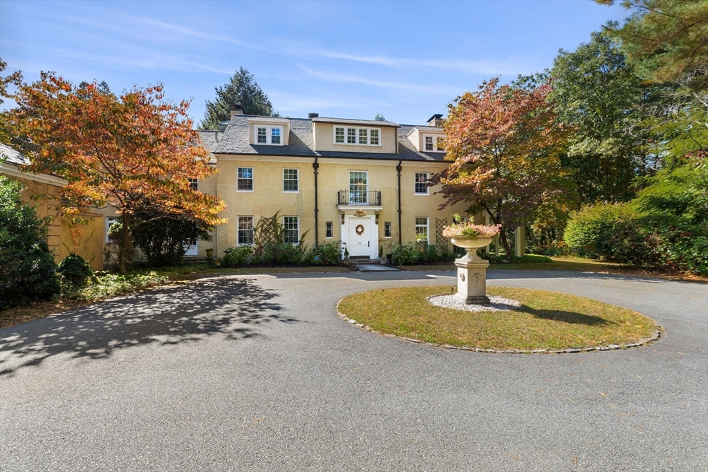 204 Ridge Street, Millis, Massachusetts, 6 Bedrooms Bedrooms, 18 Rooms Rooms,3 BathroomsBathrooms,Residential,For Sale,Ridge Street,73487582