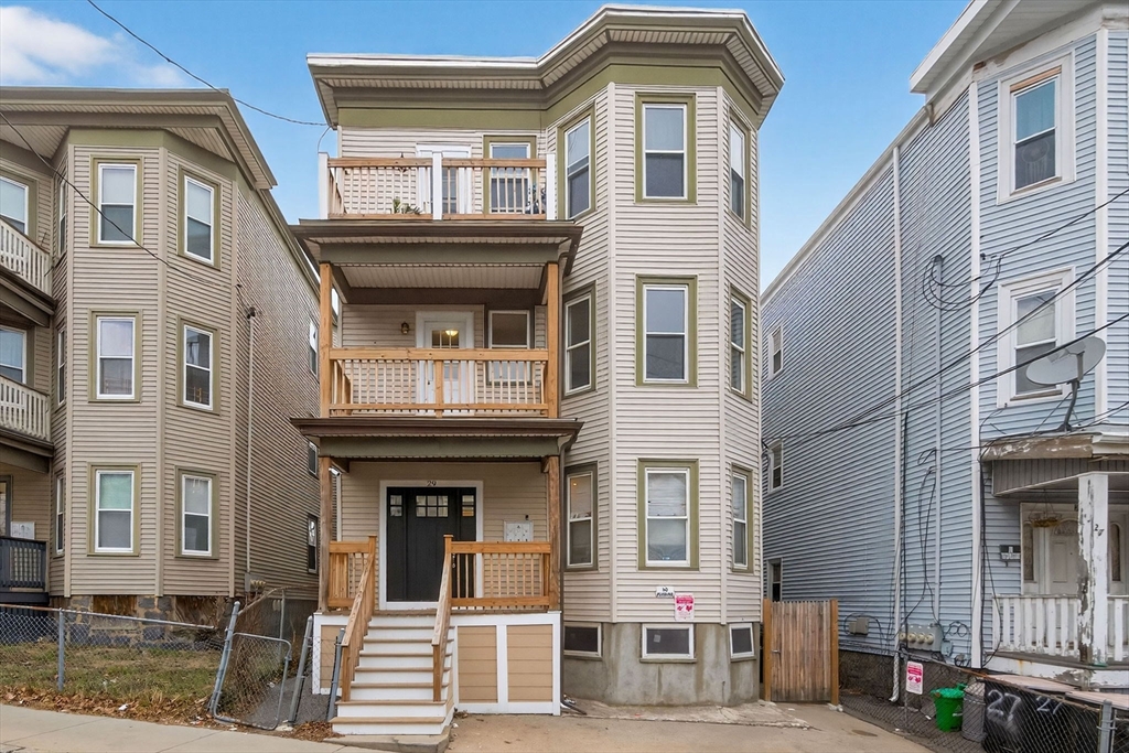 29 East Street, Boston, Massachusetts, 4 Bedrooms Bedrooms, 6 Rooms Rooms,1.5 BathroomsBathrooms,Residential Lease,For Rent,East Street,73487615