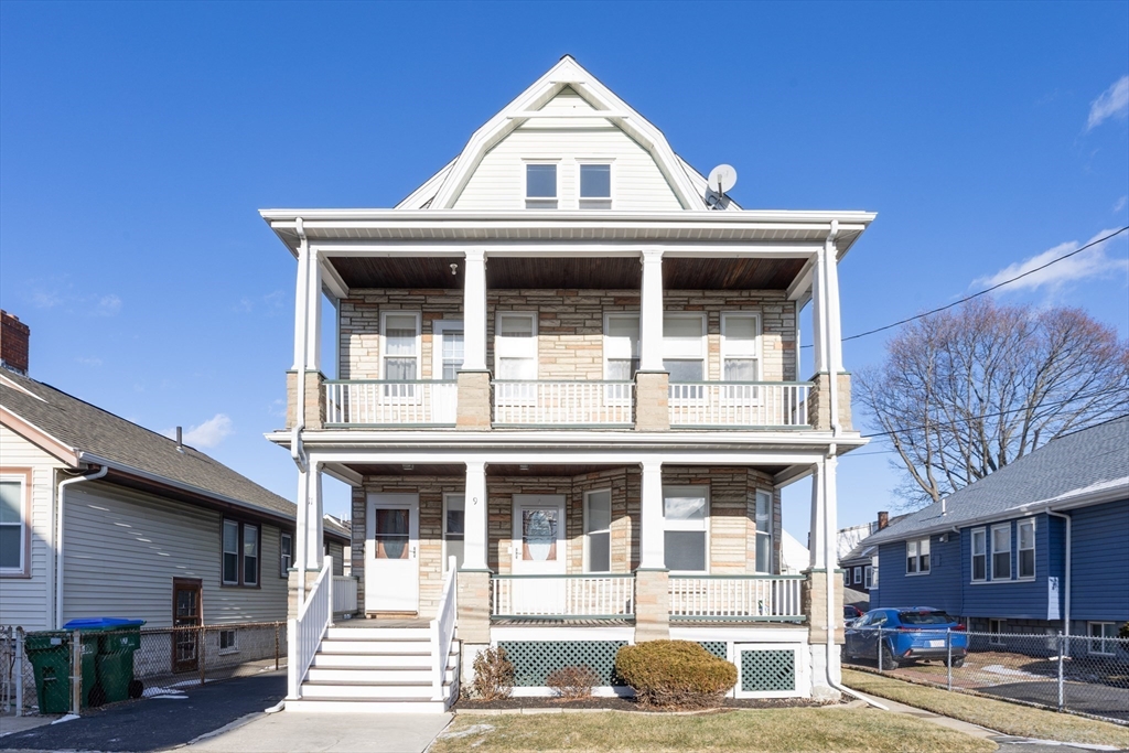 9 Saint James Rd, Medford, Massachusetts, 2 Bedrooms Bedrooms, 5 Rooms Rooms,1 BathroomBathrooms,Residential Lease,For Rent,Saint James Rd,73487619