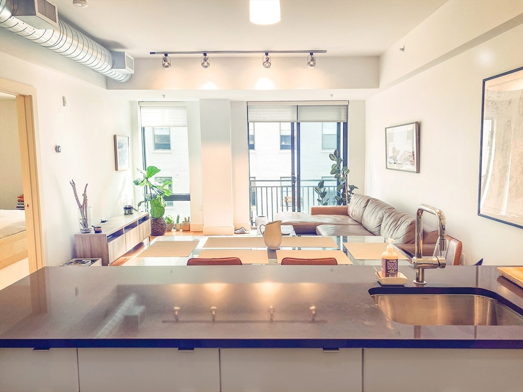 257 Northampton, Boston, Massachusetts, 1 Bedroom Bedrooms, 2 Rooms Rooms,1 BathroomBathrooms,Residential Lease,For Rent,Northampton,73487628