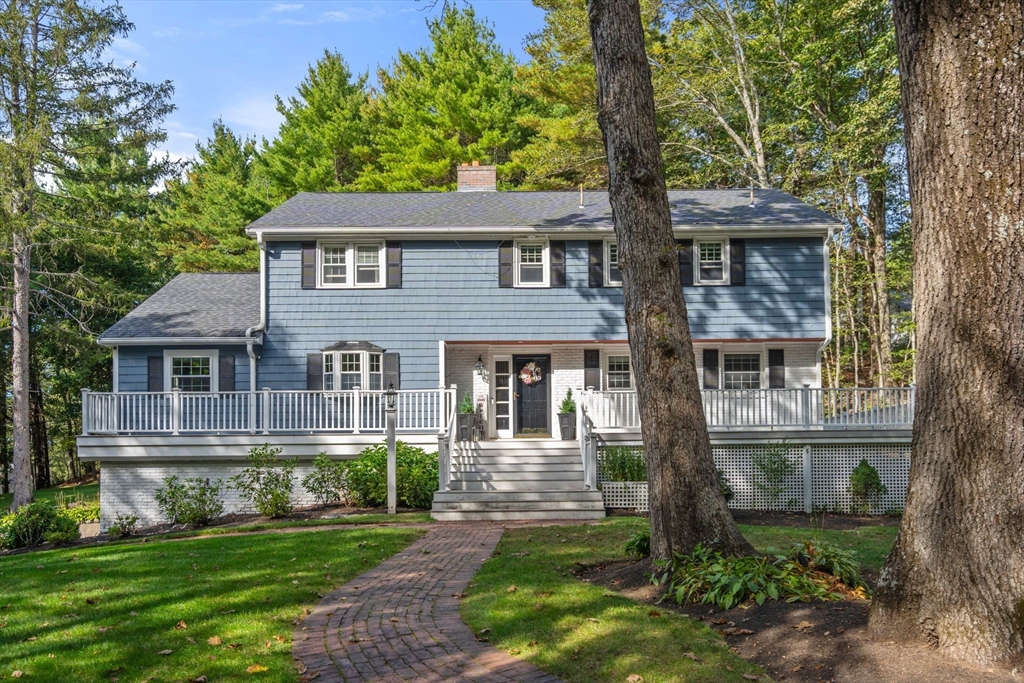 25 Cedar Hill Rd, Dover, Massachusetts, 4 Bedrooms Bedrooms, 11 Rooms Rooms,3 BathroomsBathrooms,Residential,For Sale,Cedar Hill Rd,73487627