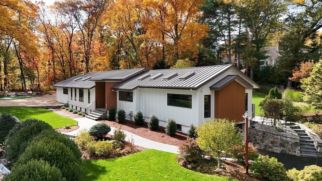 105 Summer, Weston, Massachusetts, 4 Bedrooms Bedrooms, 11 Rooms Rooms,5 BathroomsBathrooms,Residential,For Sale,Summer,73487633