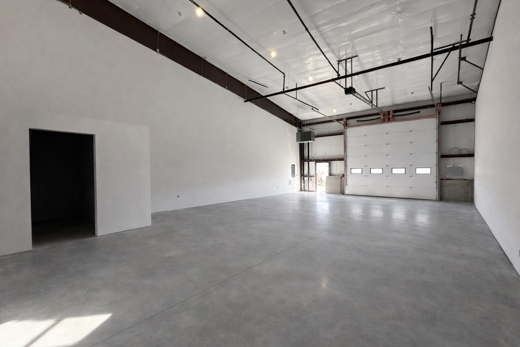 128 Newbury Street, Peabody, Massachusetts, ,Commercial Lease,For Rent,Newbury Street,73487650