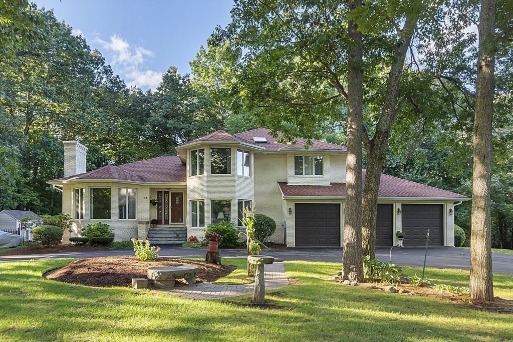 16 Fox Run Lane, Salem, New Hampshire, 5 Bedrooms Bedrooms, 19 Rooms Rooms,3.5 BathroomsBathrooms,Residential,For Sale,Fox Run Lane,73487659