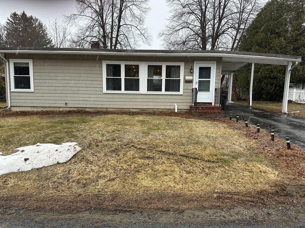 153 Freeman Street Ext, Haverhill, Massachusetts, 2 Bedrooms Bedrooms, 5 Rooms Rooms,2 BathroomsBathrooms,Residential,For Sale,Freeman Street Ext,73487605