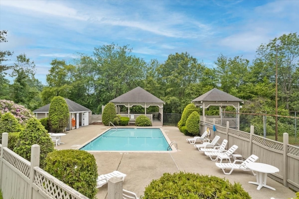 59 Linden Street, Taunton, Massachusetts, 2 Bedrooms Bedrooms, 5 Rooms Rooms,2 BathroomsBathrooms,Residential,For Sale,Linden Street,73487663