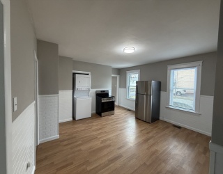 10 Acton Street, Worcester, Massachusetts, 2 Bedrooms Bedrooms, 4 Rooms Rooms,1 BathroomBathrooms,Residential Lease,For Rent,Acton Street,73487667