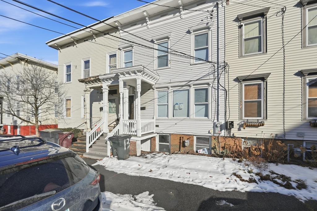 13 Green Ave, Westfield, Massachusetts, 3 Bedrooms Bedrooms, 6 Rooms Rooms,2 BathroomsBathrooms,Residential,For Sale,Green Ave,73467825