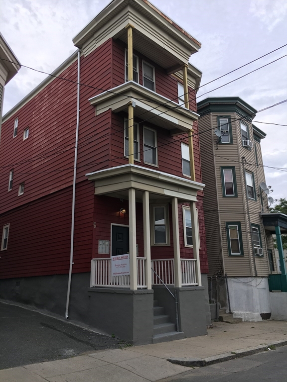 68 Maverick St, Chelsea, Massachusetts, 3 Bedrooms Bedrooms, 5 Rooms Rooms,1 BathroomBathrooms,Residential Lease,For Rent,Maverick St,73487502