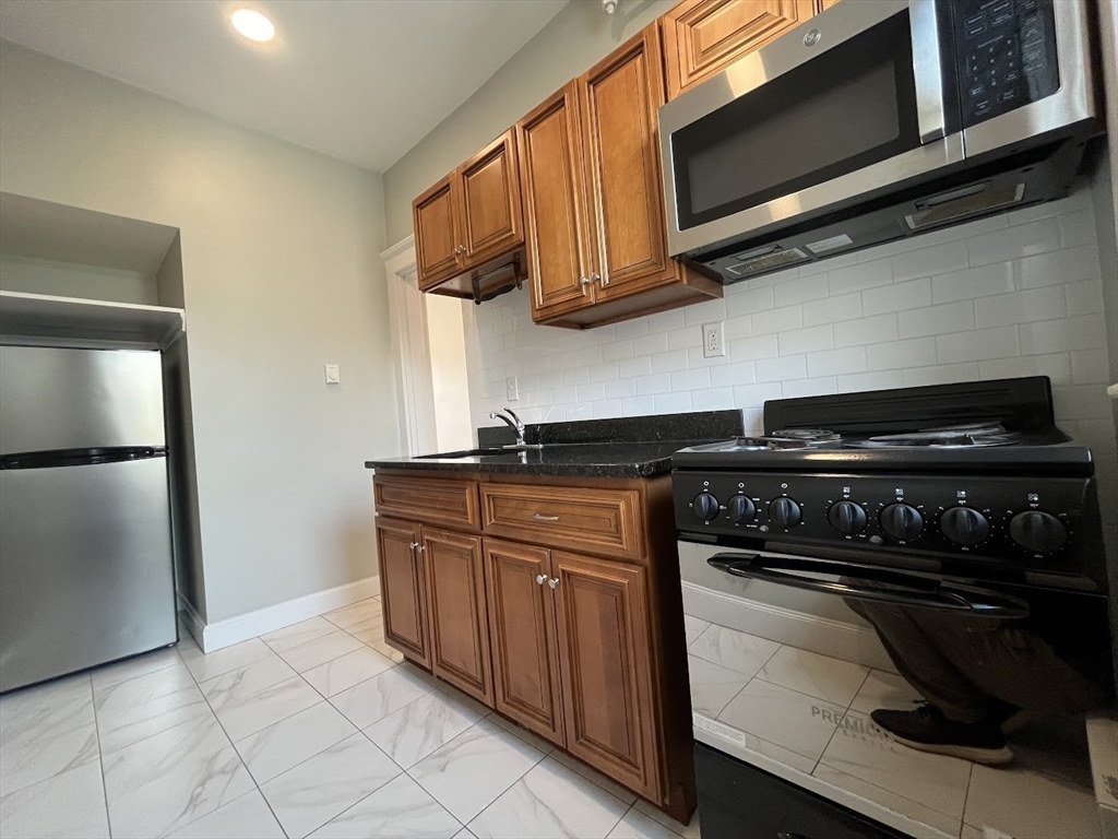 73 Park Drive, Boston, Massachusetts, 2 Bedrooms Bedrooms, 5 Rooms Rooms,1 BathroomBathrooms,Residential Lease,For Rent,Park Drive,73487532