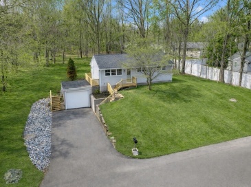5 Karen Way, Rutland, Massachusetts, 3 Bedrooms Bedrooms, 5 Rooms Rooms,1 BathroomBathrooms,Residential,For Sale,Karen Way,73469445