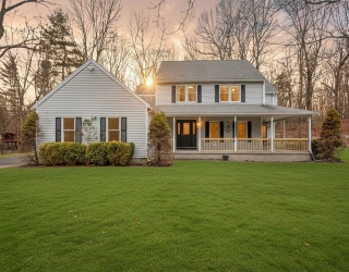 10 Beauregard Terrace, West Springfield, Massachusetts, 4 Bedrooms Bedrooms, 10 Rooms Rooms,2.5 BathroomsBathrooms,Residential,For Sale,Beauregard Terrace,73470566