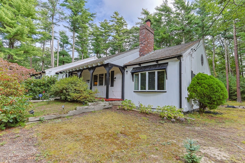 28 Brook St, Plympton, Massachusetts, 3 Bedrooms Bedrooms, 9 Rooms Rooms,3 BathroomsBathrooms,Residential,For Sale,Brook St,73469361