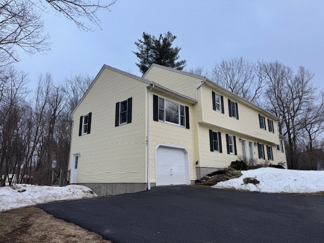 147 E County Road, Rutland, Massachusetts, 3 Bedrooms Bedrooms, 6 Rooms Rooms,1.5 BathroomsBathrooms,Residential,For Sale,E County Road,73487767