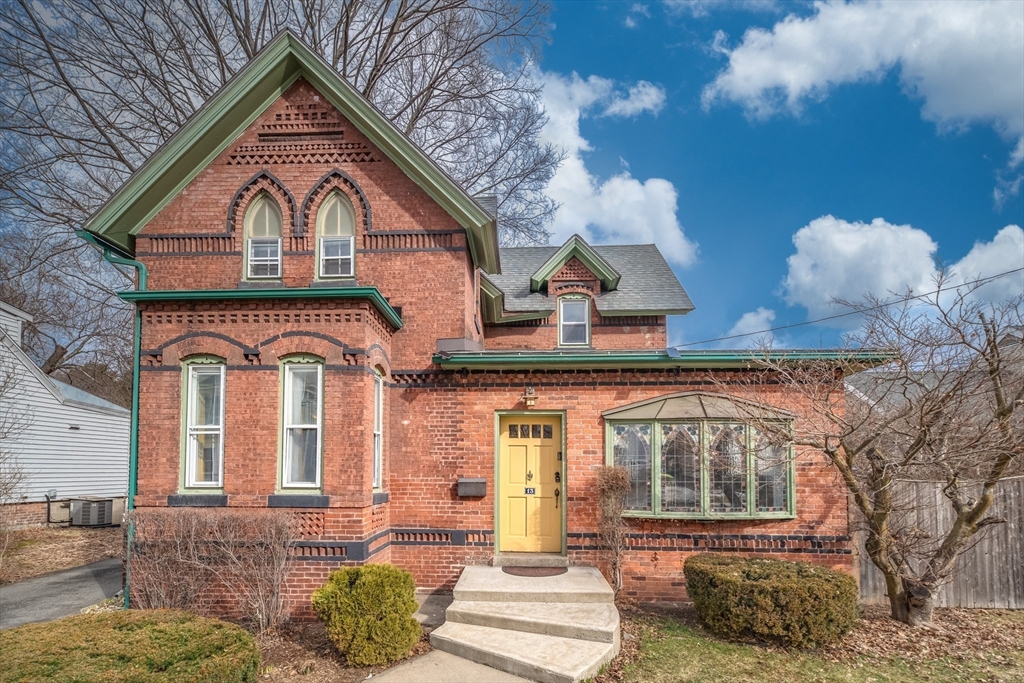 13 Finn Street, Northampton, Massachusetts, 3 Bedrooms Bedrooms, 8 Rooms Rooms,1.5 BathroomsBathrooms,Residential,For Sale,Finn Street,73487776