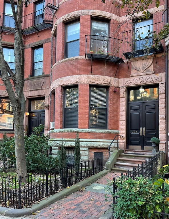 394 Marlborough St, Boston, Massachusetts, 1 Bedroom Bedrooms, 3 Rooms Rooms,1 BathroomBathrooms,Residential Lease,For Rent,Marlborough St,73487805