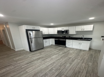 30 Clement Ave, Peabody, Massachusetts, 4 Bedrooms Bedrooms, 5 Rooms Rooms,1 BathroomBathrooms,Residential Lease,For Rent,Clement Ave,73487832 30 Clement Ave, Peabody, Massachusetts, 4 Bedrooms Bedrooms, 5 Rooms Rooms,1 BathroomBathrooms,Residential Lease,For Rent,Clement Ave,73487832